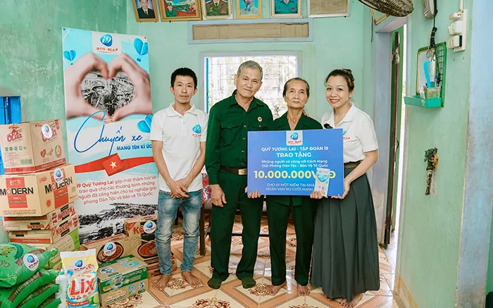 Hình ảnh tổng quan rực rỡ và hấp dẫn về thế giới máy đánh bạc trực tuyến tại vnsoxo, với nhiều loại trò chơi khác nhau và các biểu tượng may mắn như tiền vàng, kim cương, tượng trưng cho những phần thưởng hậu hĩnh khi đăng nhập